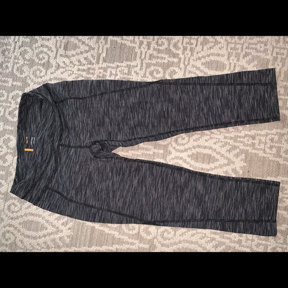 Lucy cropped leggings - Picture 1 of 5